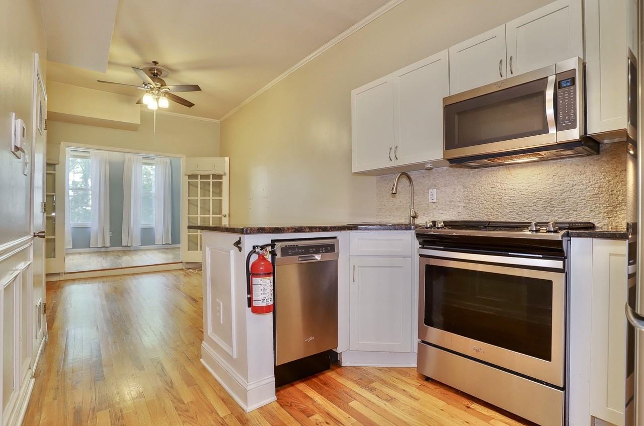 224 Madison St #1B - Photo 4 of 26