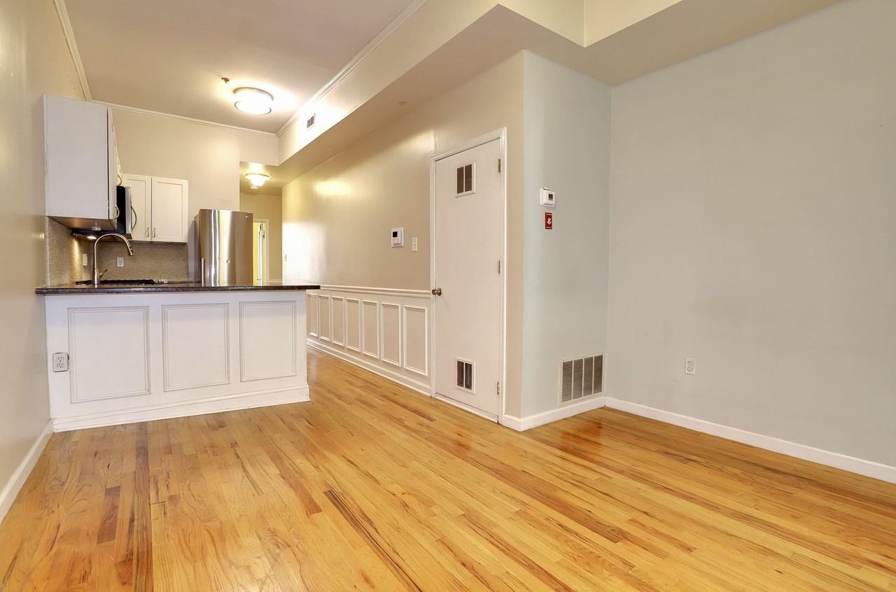 224 Madison St #1B - Photo 7 of 26