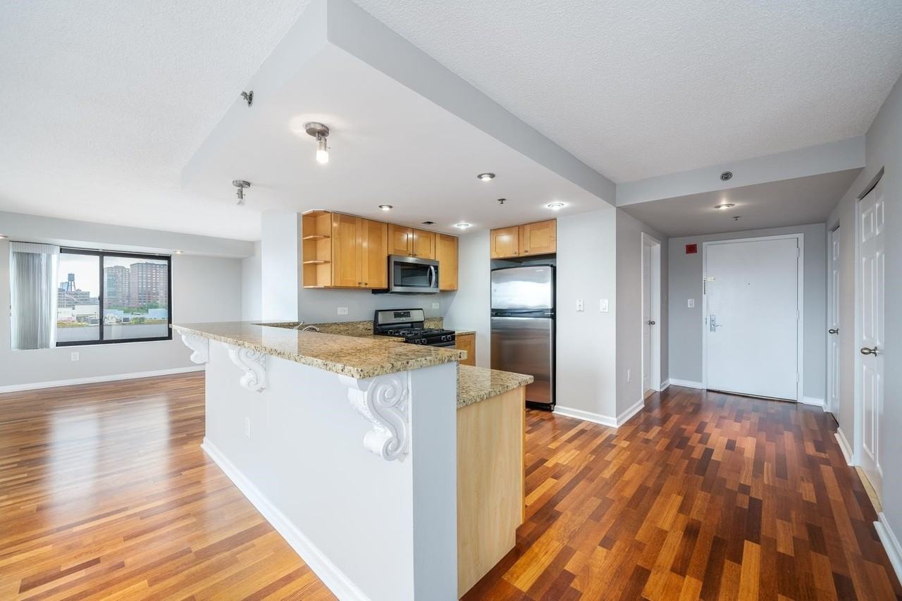 700 1st St #8H - Photo 7 of 24