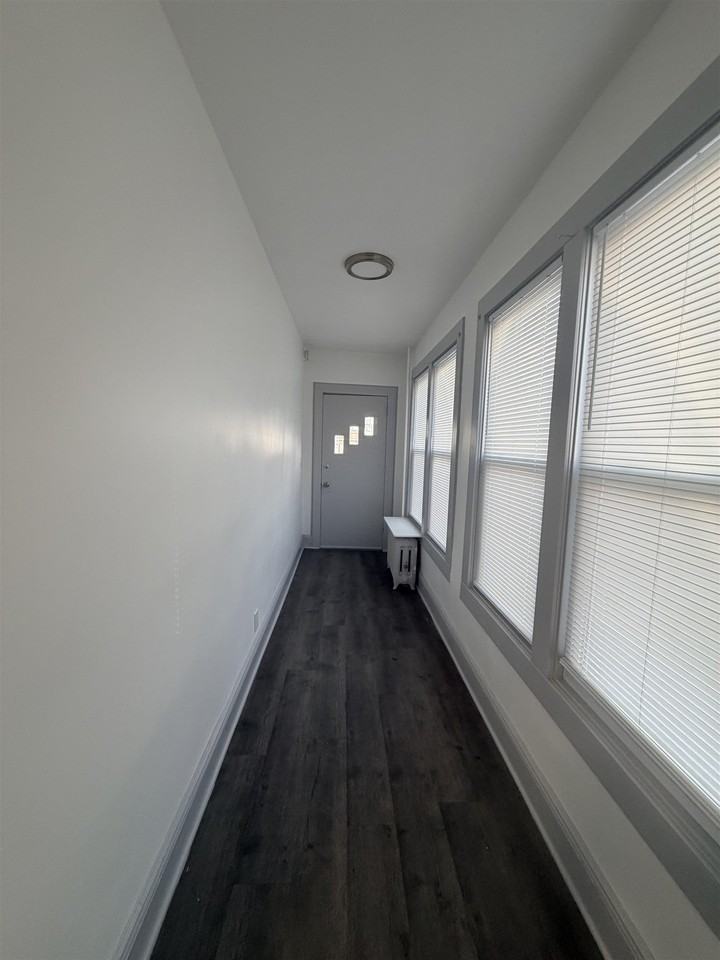 28 E 32nd St #2 - Photo 5 of 22