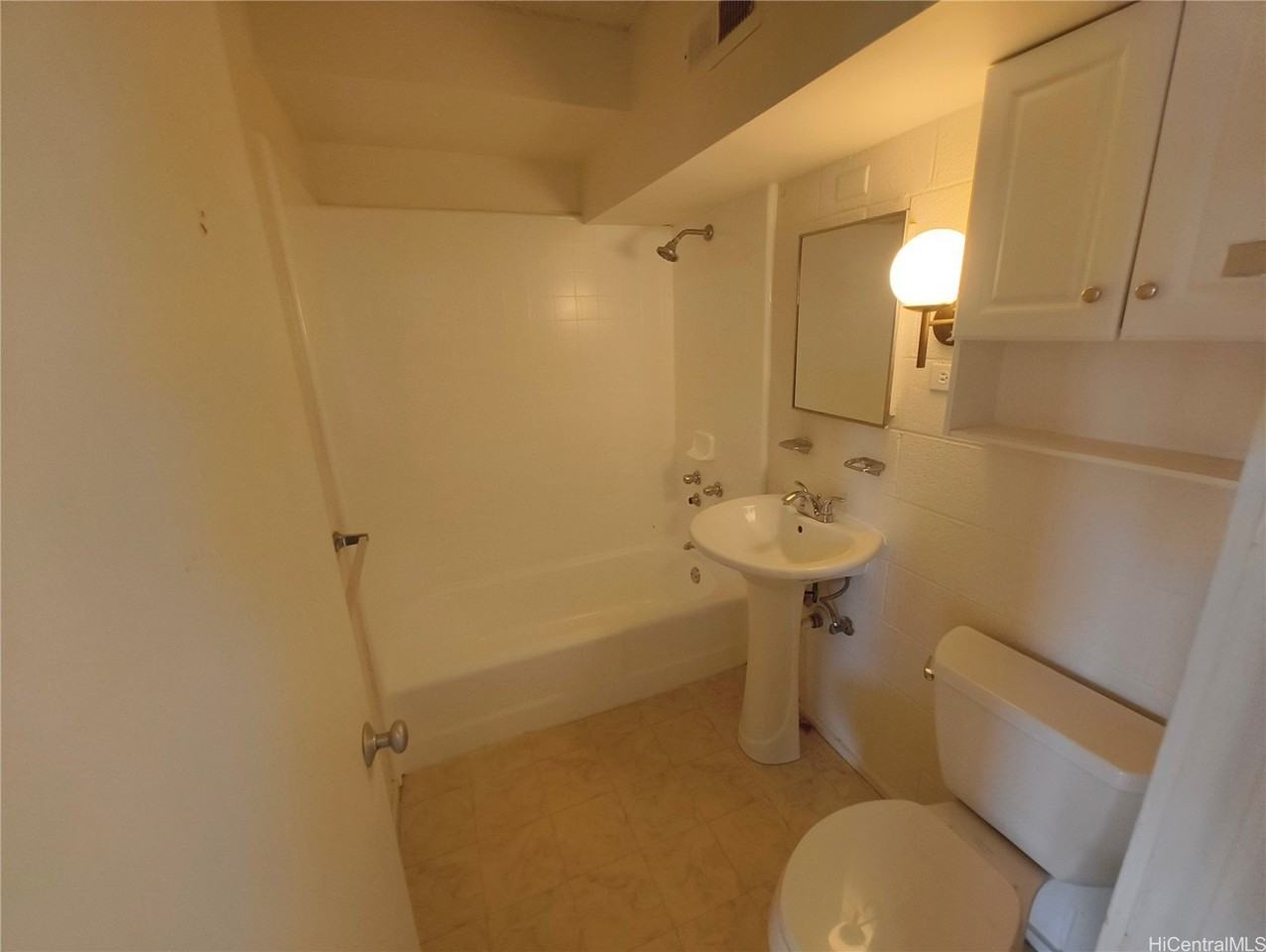 509 University Ave #708 - Photo 4 of 6