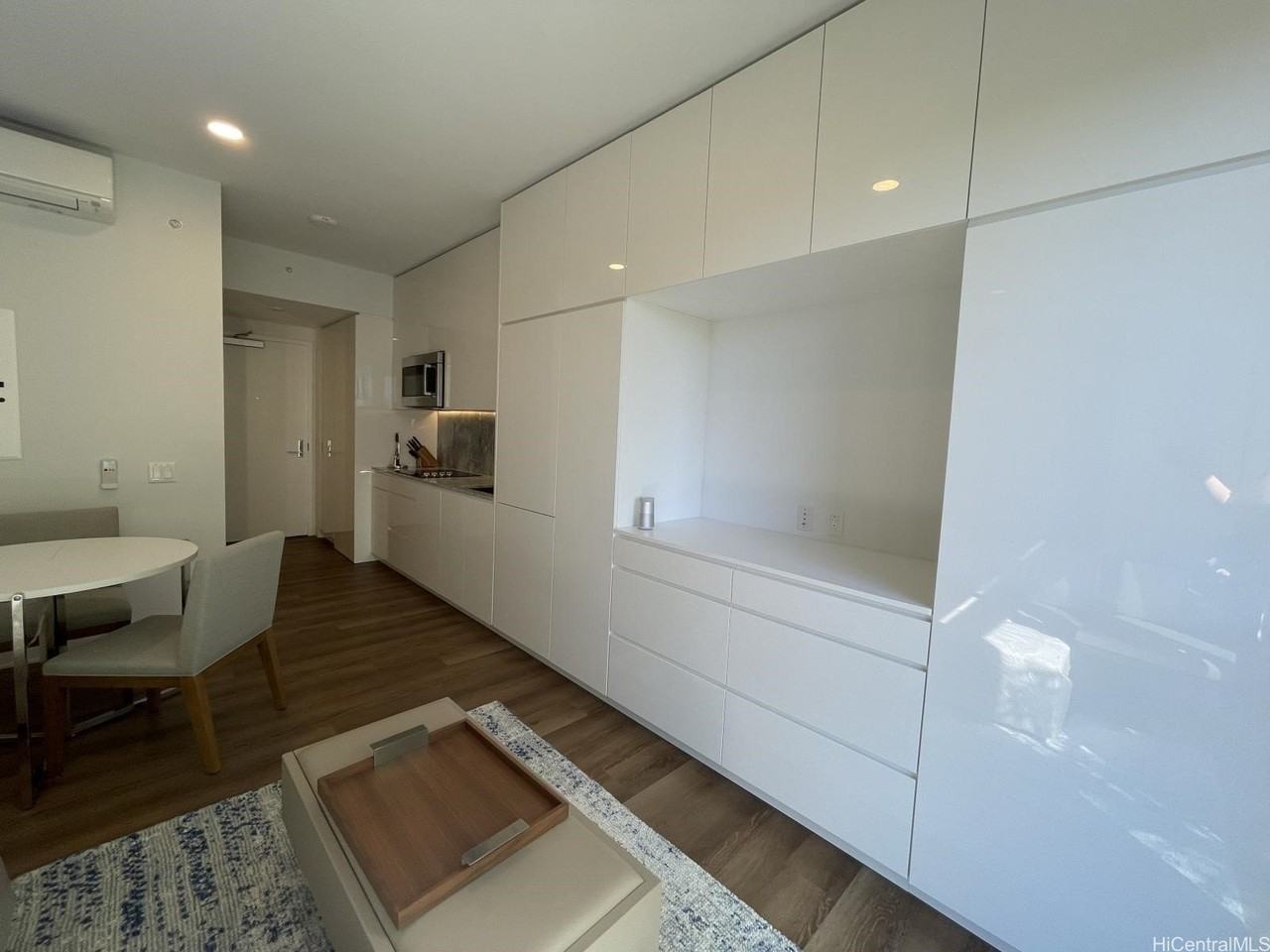 987 Queen St #227 - Photo 3 of 25