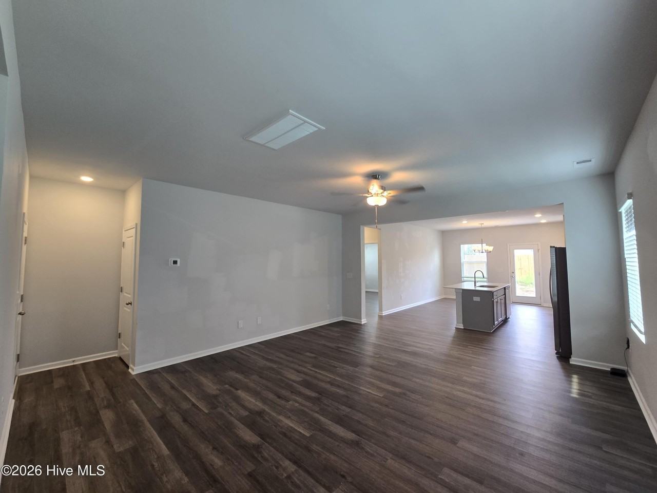 517 Sandy Hollow Dr - Photo 3 of 16