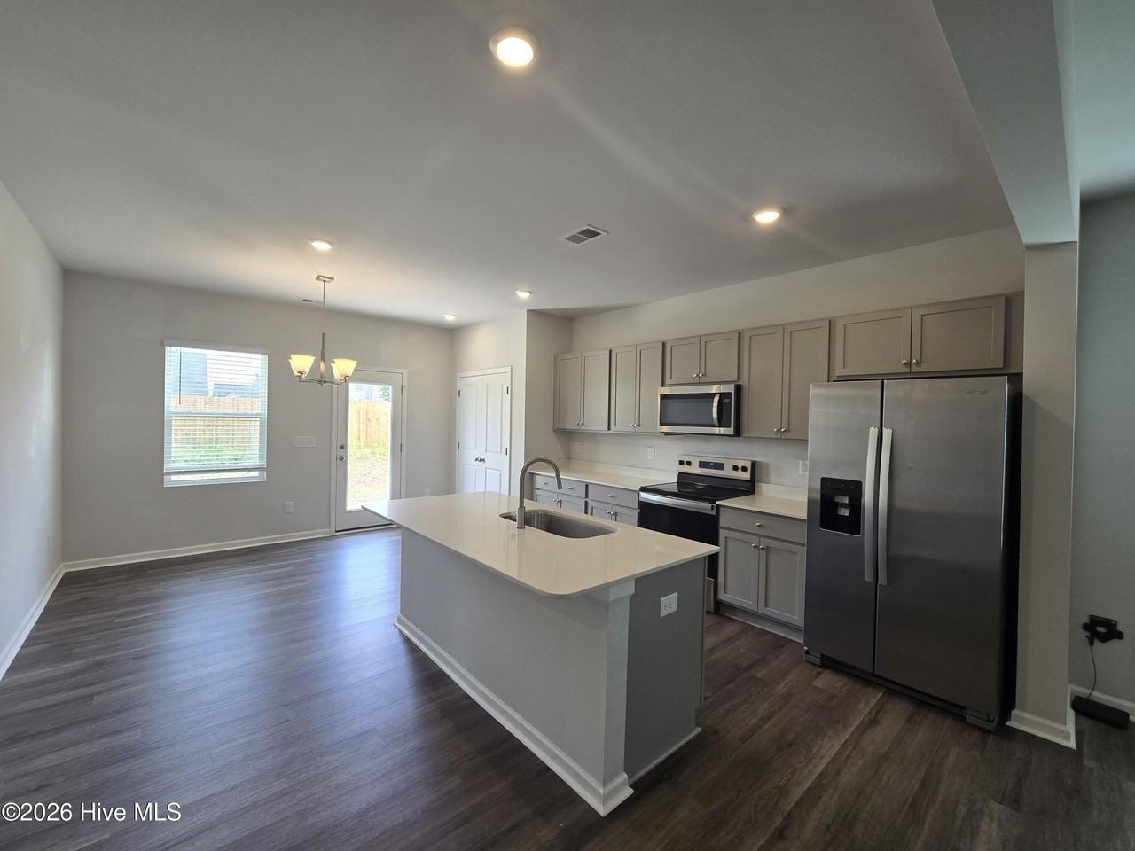 517 Sandy Hollow Dr - Photo 5 of 16