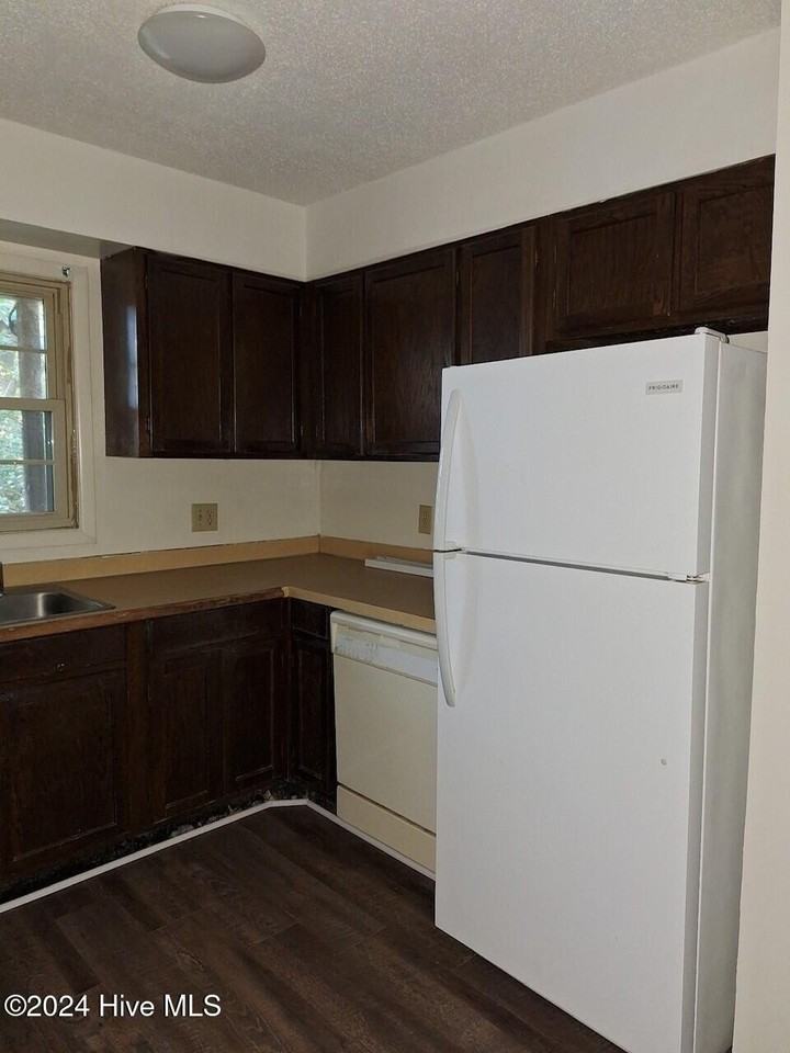 104 Eric Ct #A - Photo 5 of 13