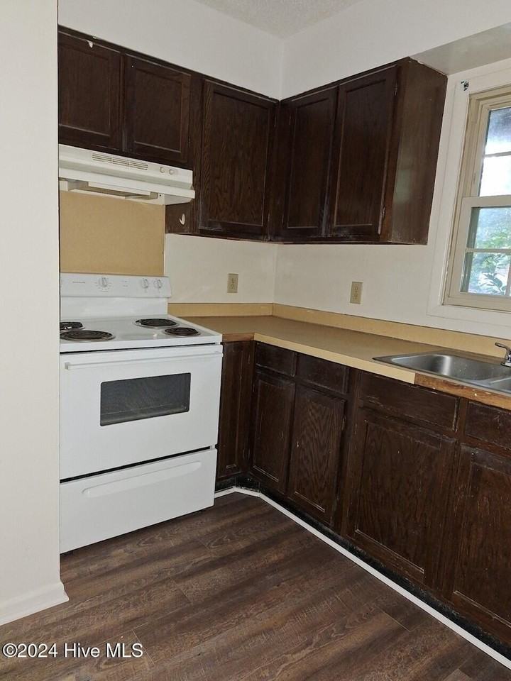 104 Eric Ct #A - Photo 6 of 13