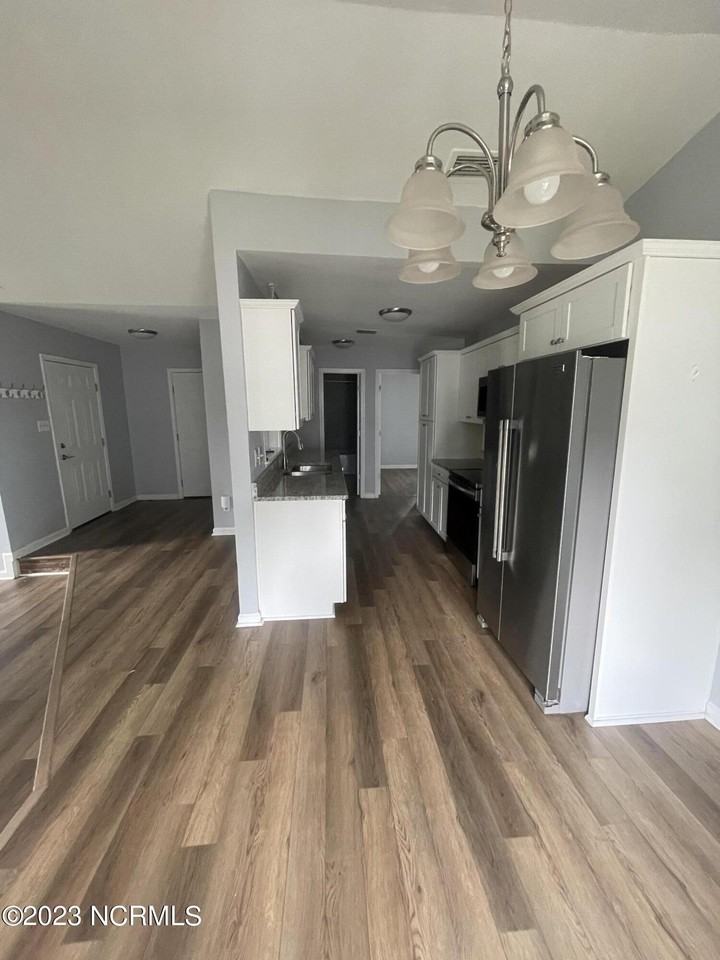 3337 Red Fox Rd - Photo 3 of 11