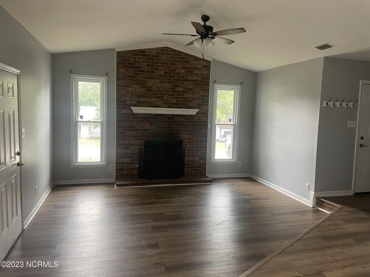 3337 Red Fox Rd - Photo 6 of 11
