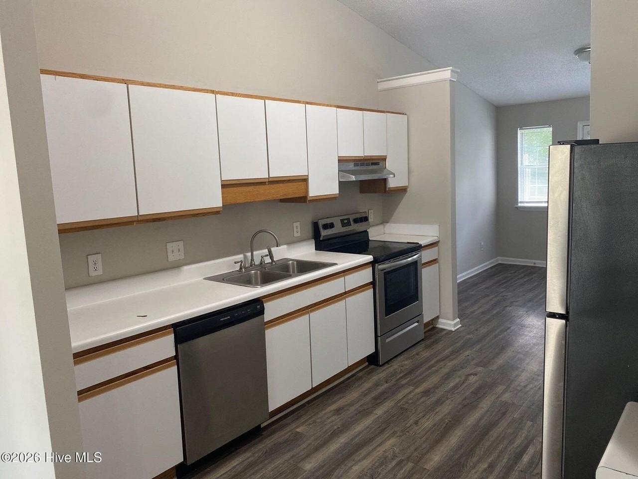 102 Derwent Ct #A - Photo 3 of 7