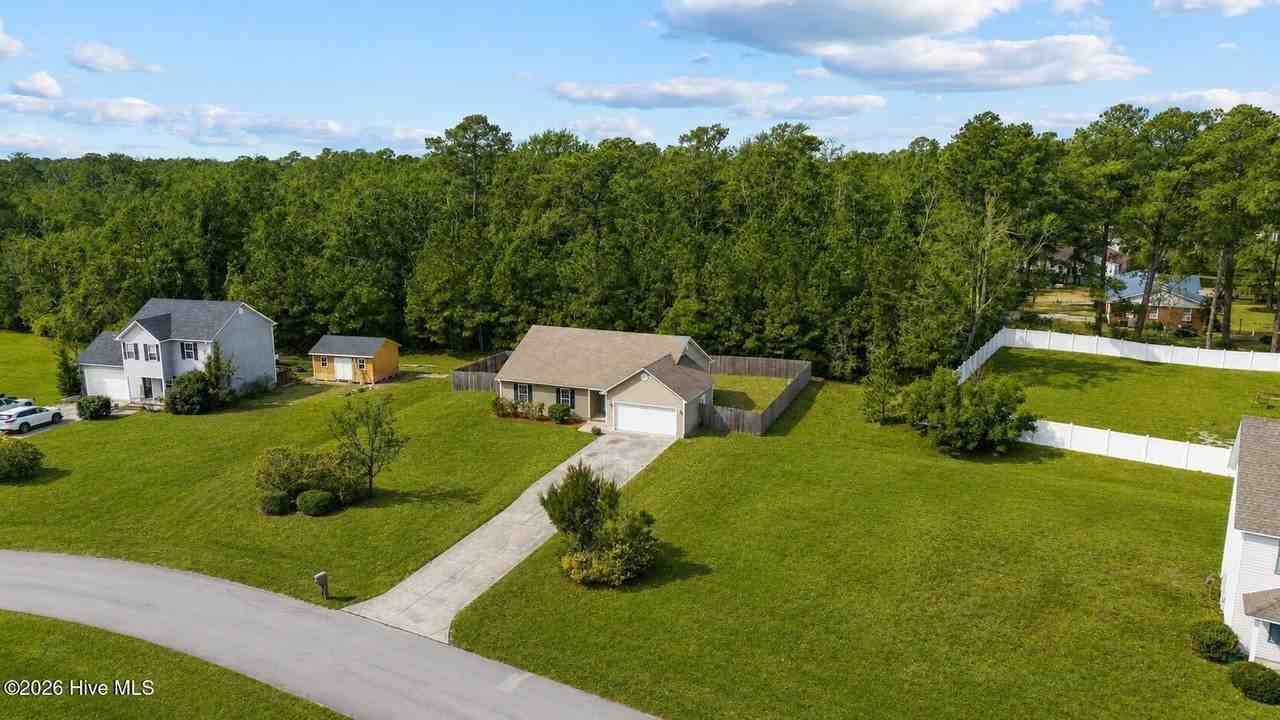 104 Blue Bird Ln - Photo 4 of 44