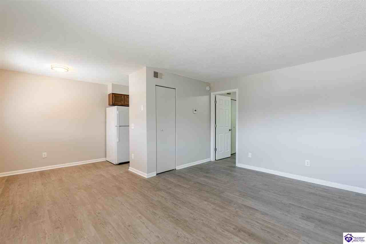 209 N Woodland Dr #19 - Photo 2 of 18