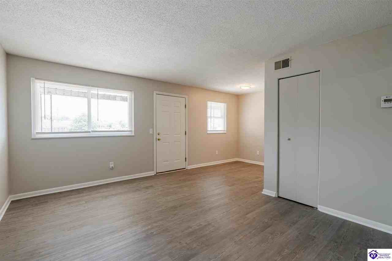 209 N Woodland Dr #19 - Photo 3 of 18