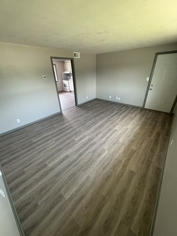 1152-1154 N Jackson Street - Photo 3 of 6