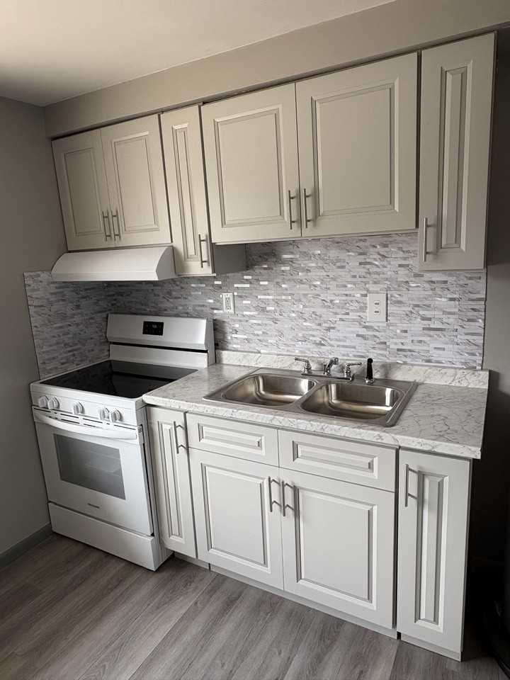 1152-1154 N Jackson Street - Photo 4 of 6