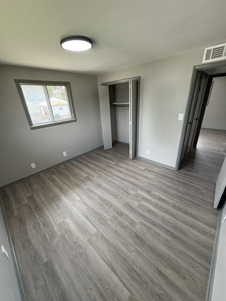 1152-1154 N Jackson Street - Photo 6 of 6