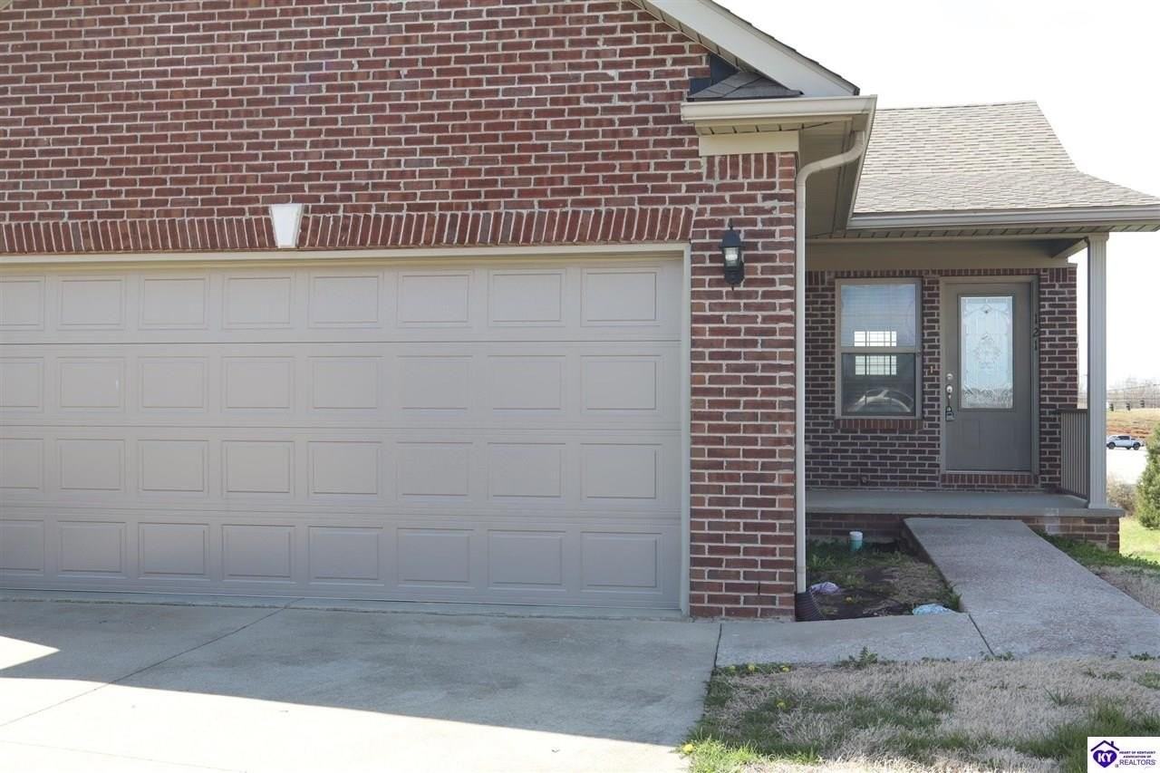 121 Twin Lakes Dr