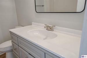 featured image of 1311 Farmingdale Dr Apt A #Apt A