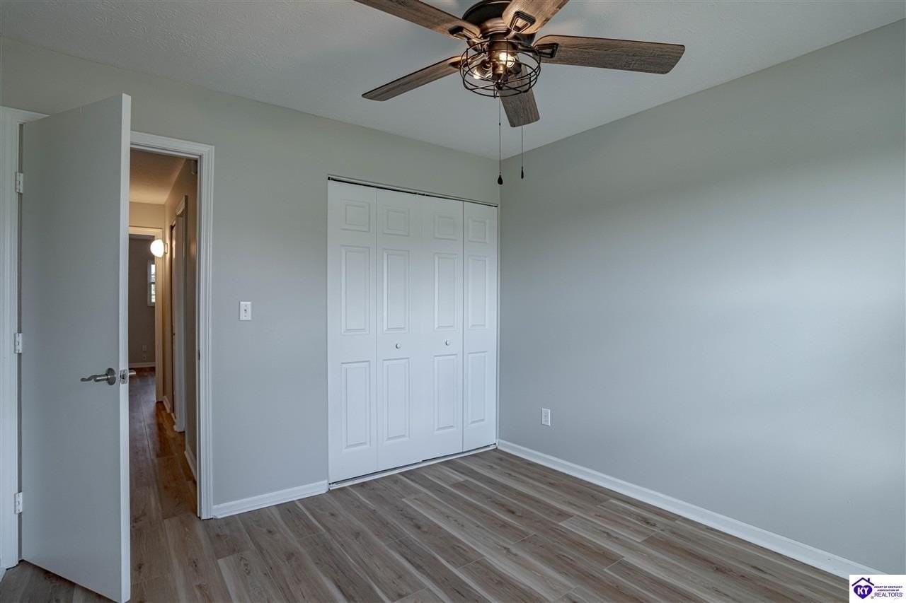 1311 Farmingdale Dr Apt A - Photo 7 of 34