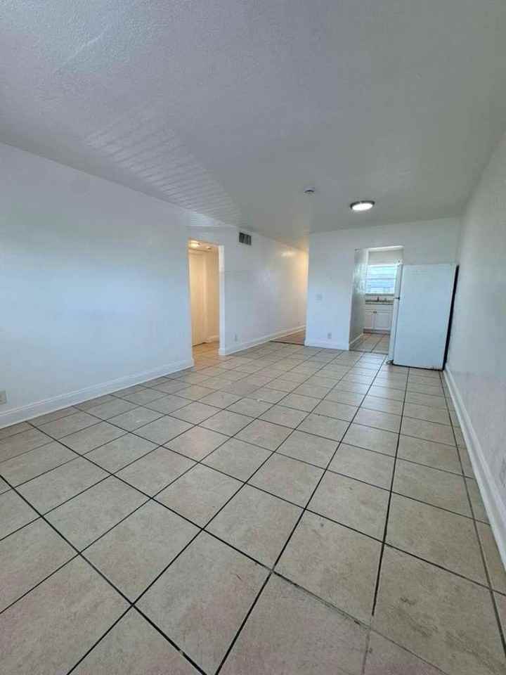 3375 Avenue J - Photo 2 of 11