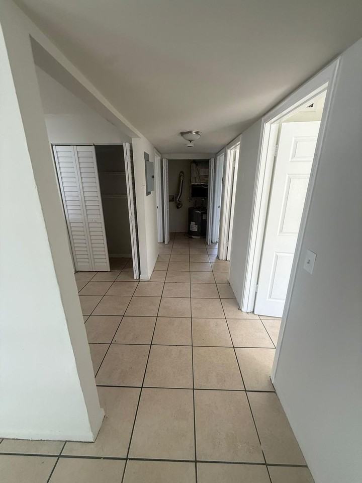3375 Avenue J - Photo 4 of 11