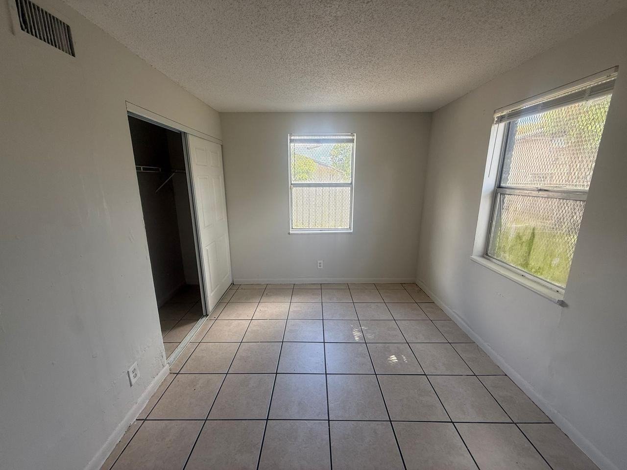 3375 Avenue J - Photo 5 of 11