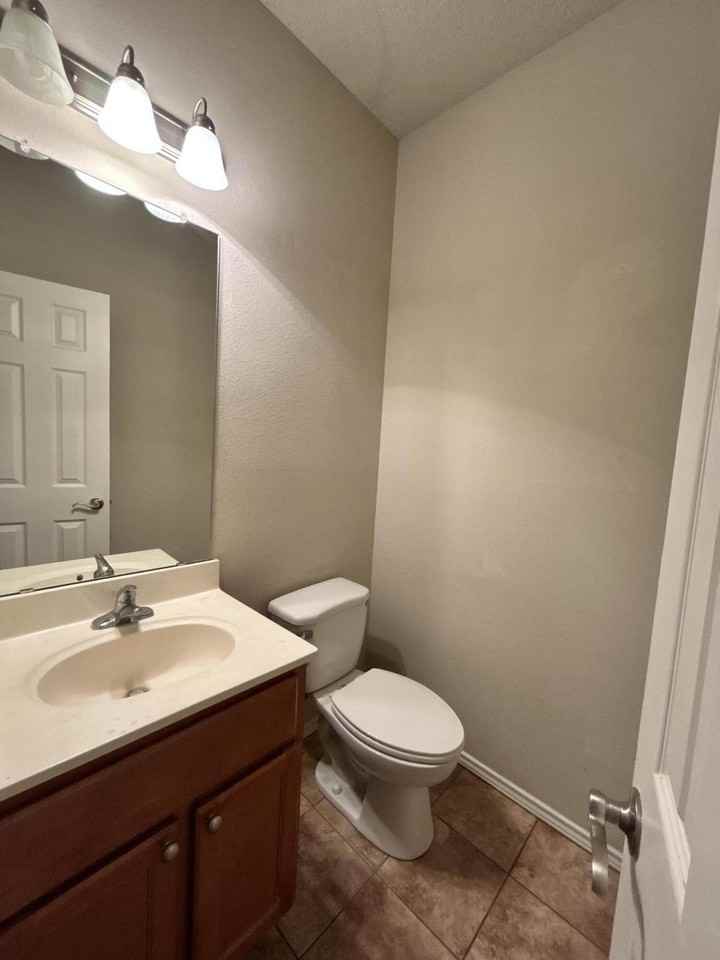 2108 Main St #5 - Photo 6 of 16