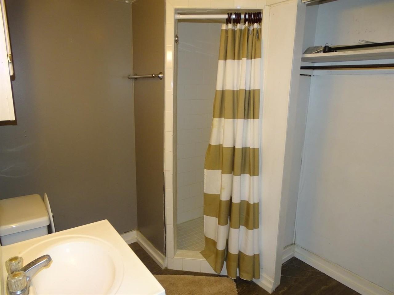 2820 25th St #B - Photo 6 of 7