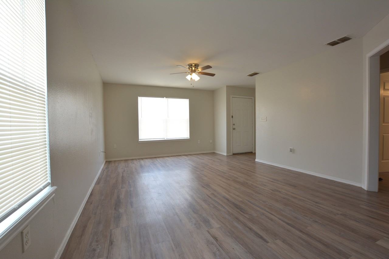 1118 82nd St #A - Photo 6 of 17