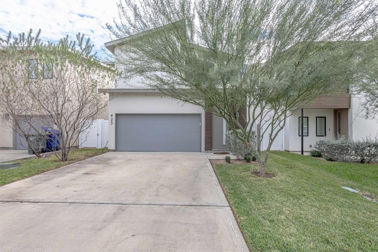 423 Deer Path Loop