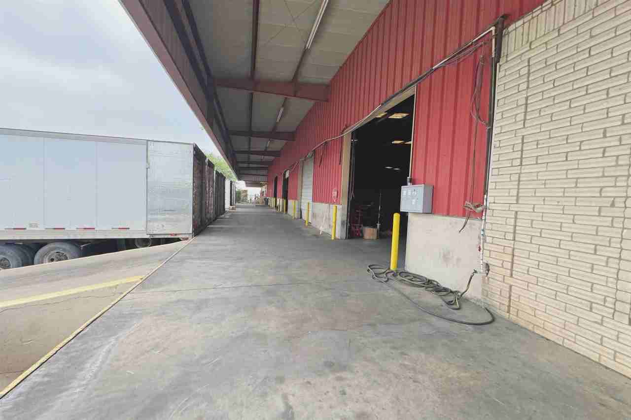 14208 Business Ave - Photo 7 of 37