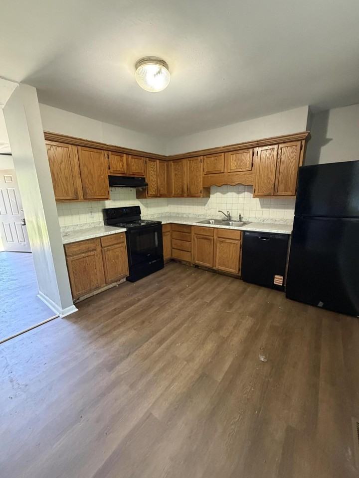 1861 Dunkirk Dr - Photo 4 of 14