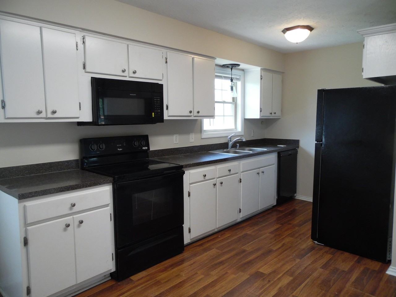 1391 Stephen Foster Dr - Photo 2 of 5