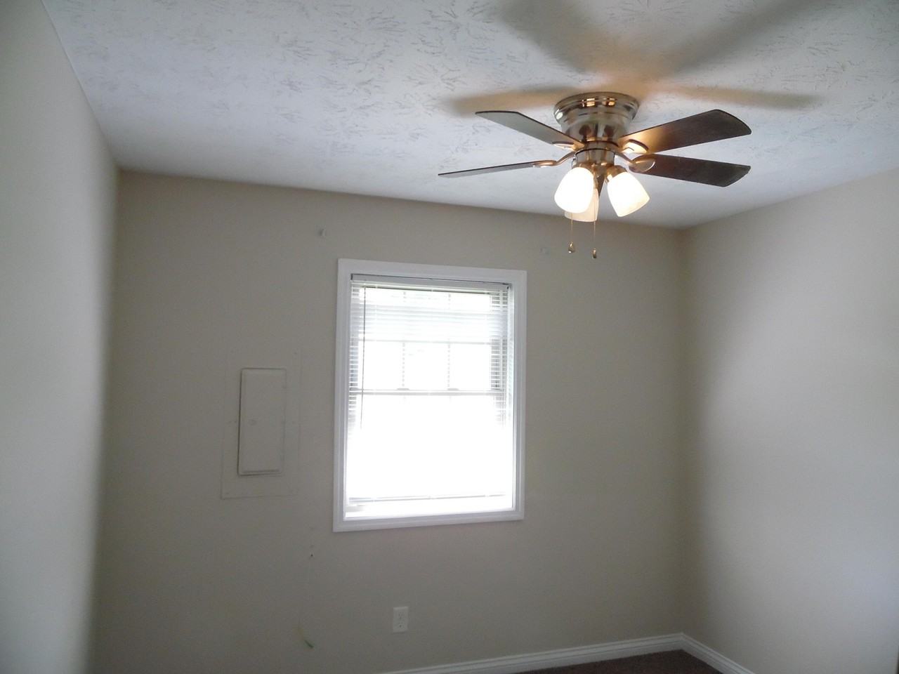 1391 Stephen Foster Dr - Photo 4 of 5