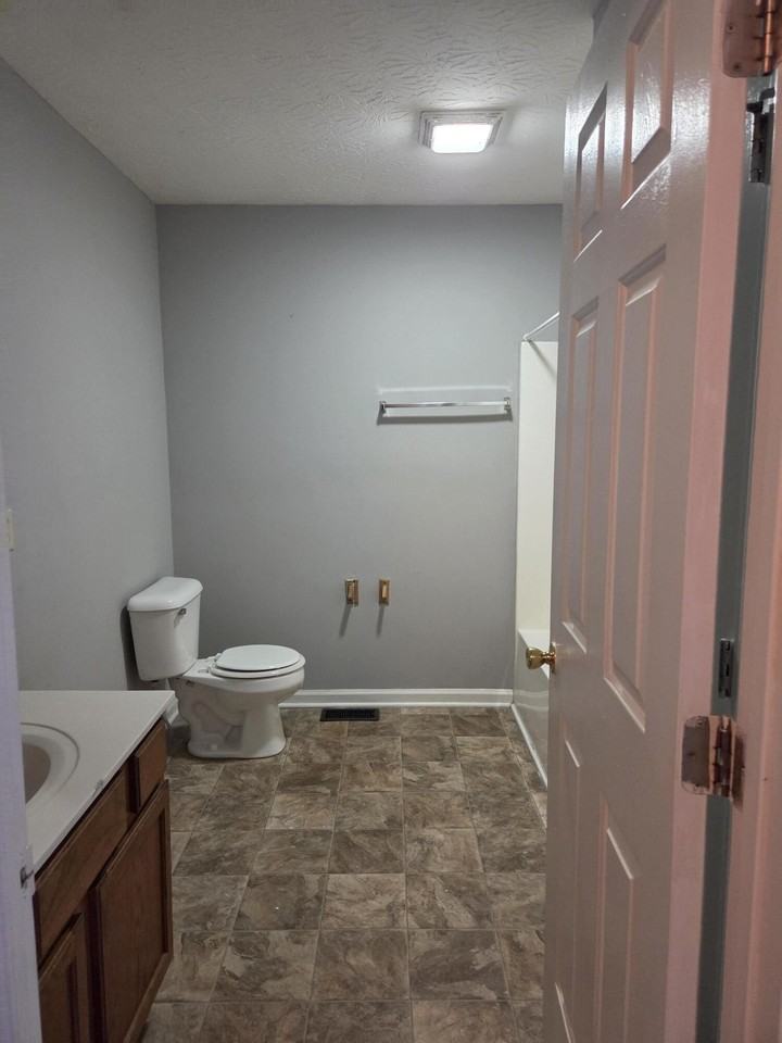 1118 Richmond Green Dr #2 - Photo 5 of 8