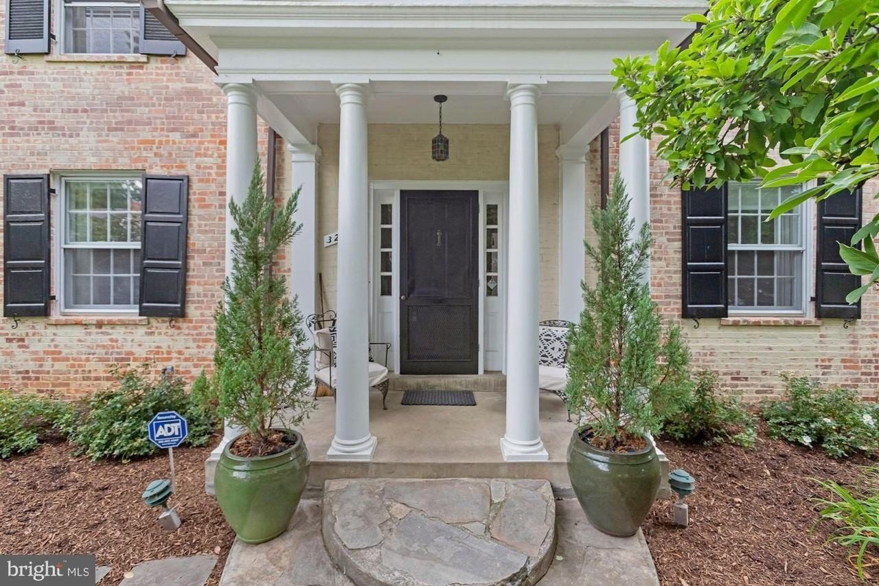 3273 Worthington St Nw - Photo 3 of 39