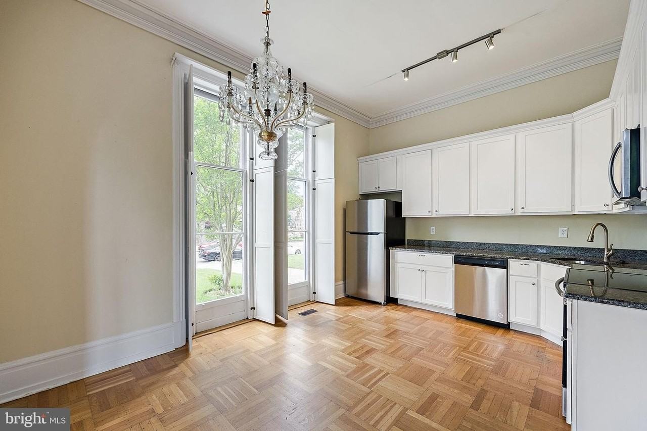 1401 Delaware Ave - Photo 3 of 14