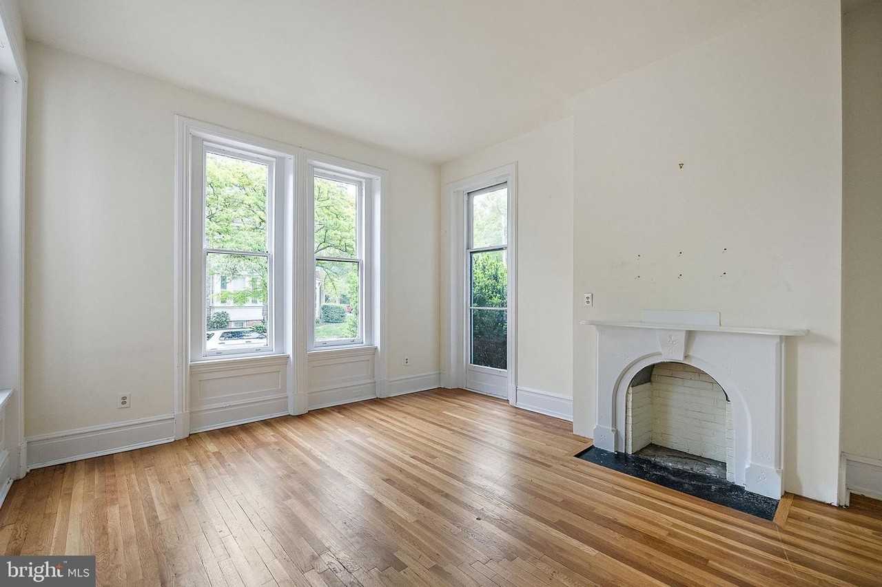 1401 Delaware Ave - Photo 7 of 14