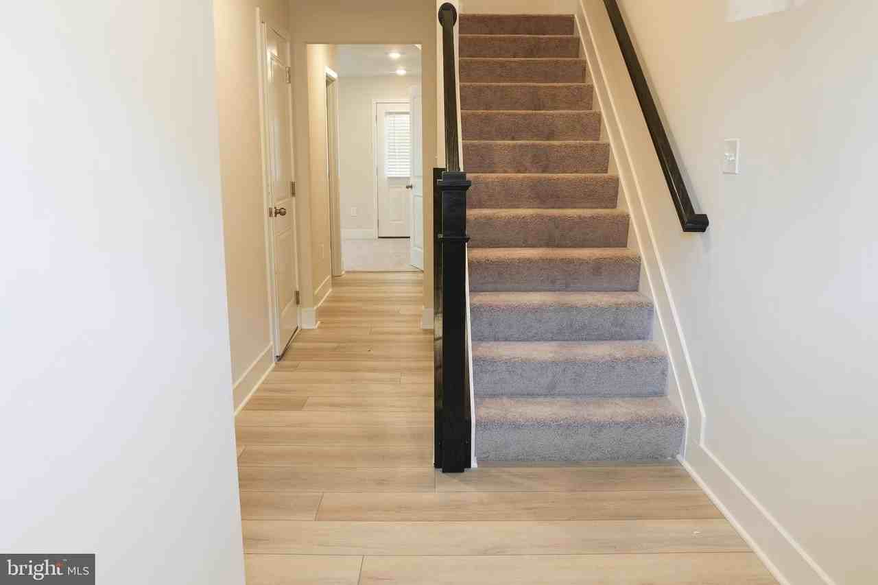 1807 SMITH ISLAND RD - Photo 2 of 28