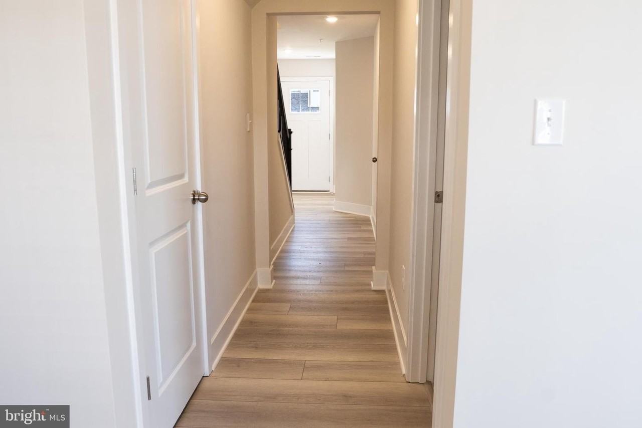 1807 SMITH ISLAND RD - Photo 6 of 28