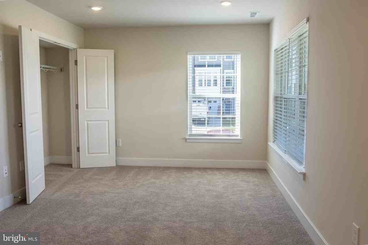 1807 SMITH ISLAND RD - Photo 7 of 28