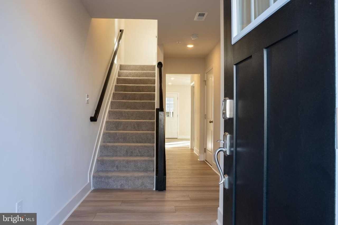 7606 River Reach Rd - Photo 2 of 41