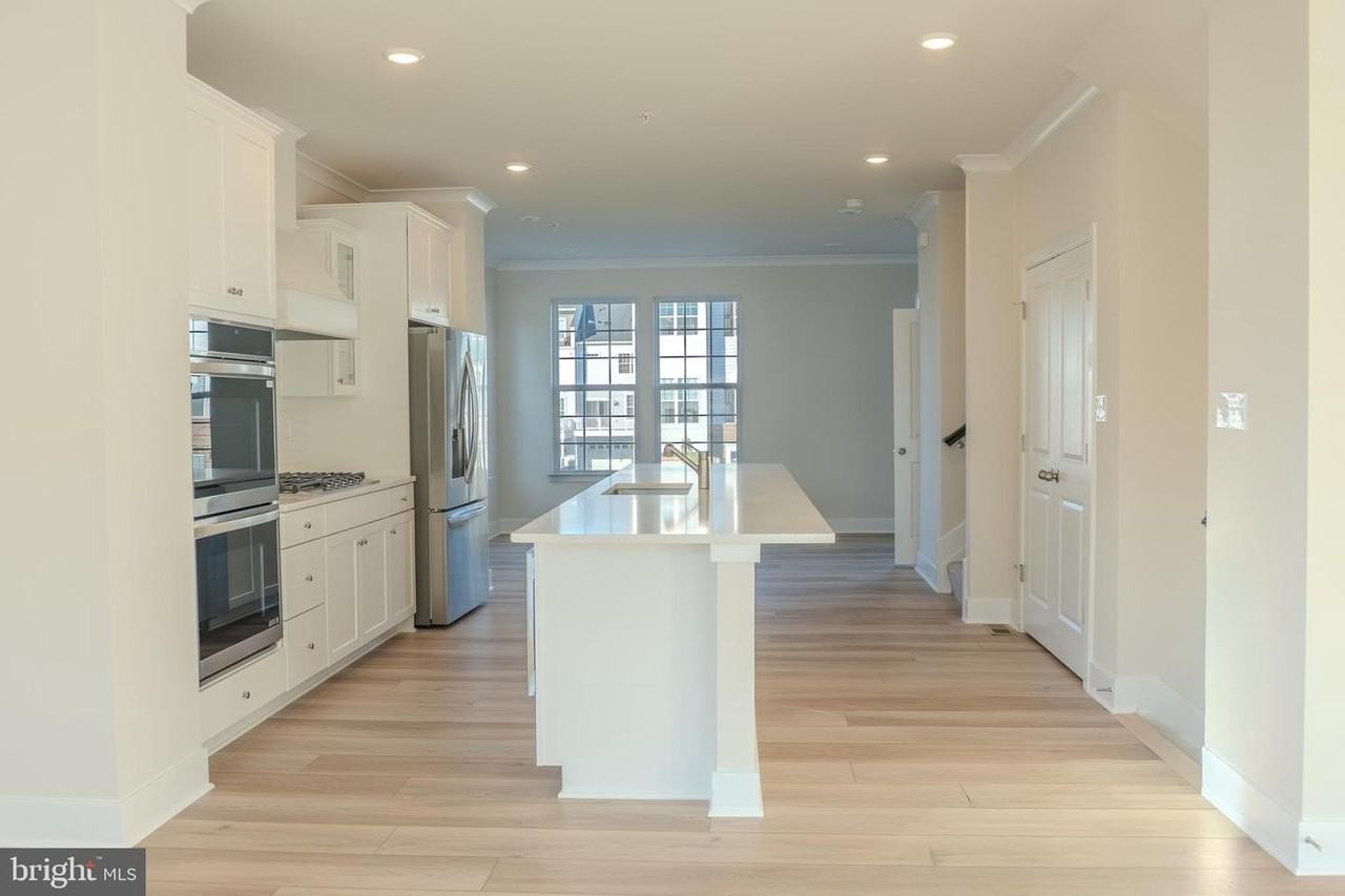7606 River Reach Rd - Photo 5 of 41