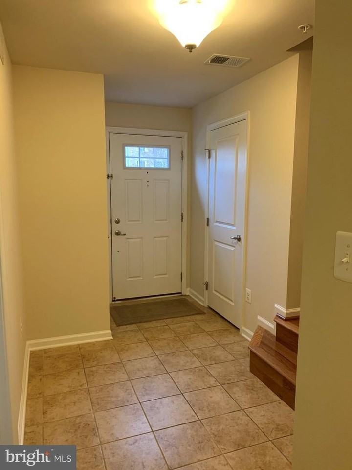 7449 Singers Way - Photo 5 of 34