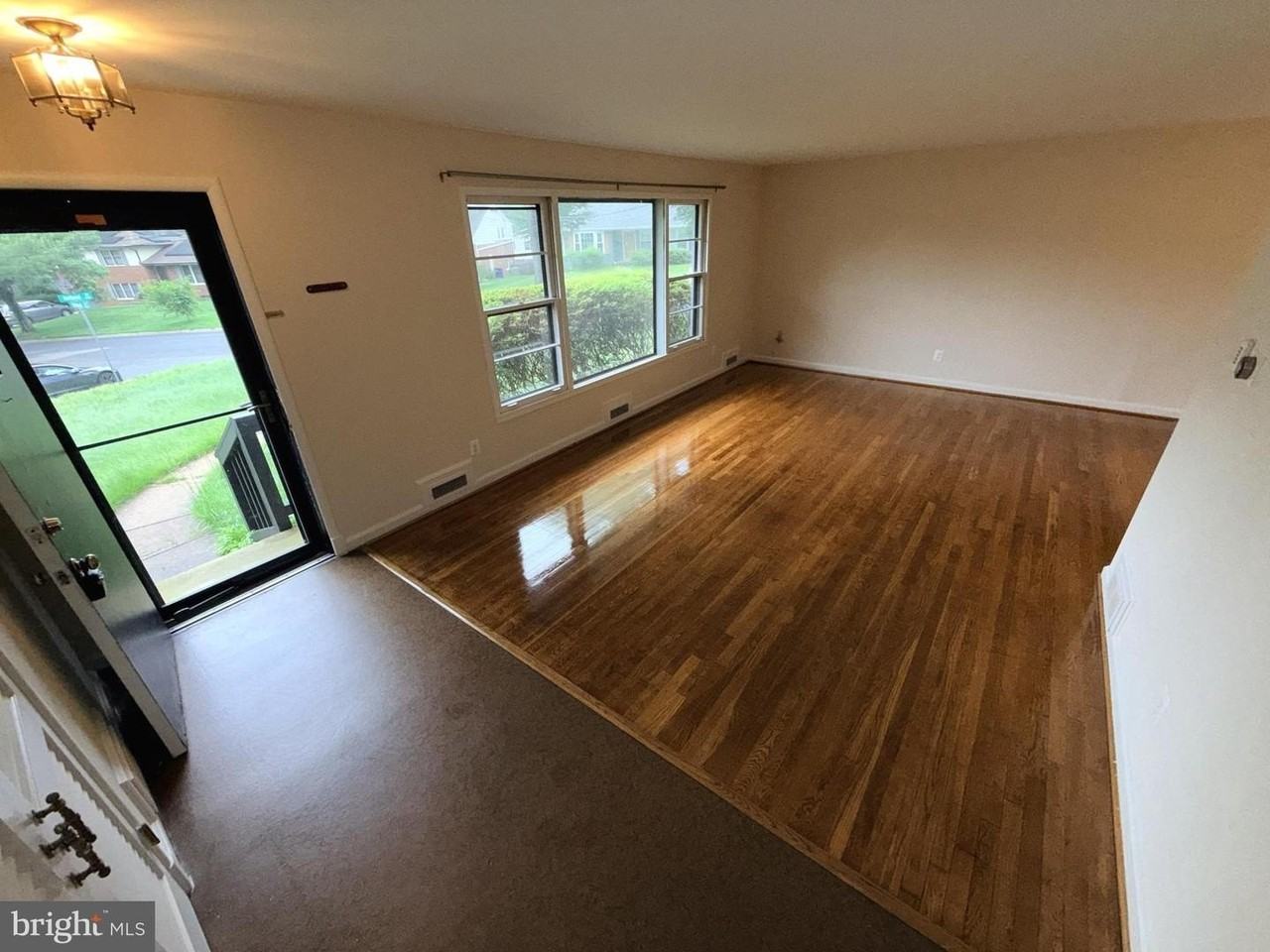 9412 Holland Ct - Photo 2 of 15