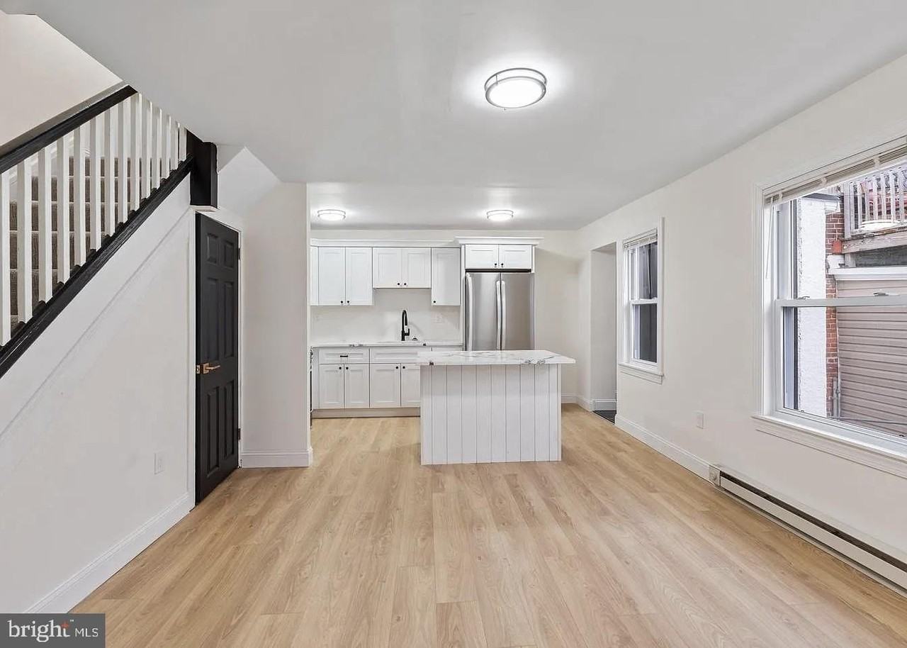 1118 Brown St - Photo 2 of 16