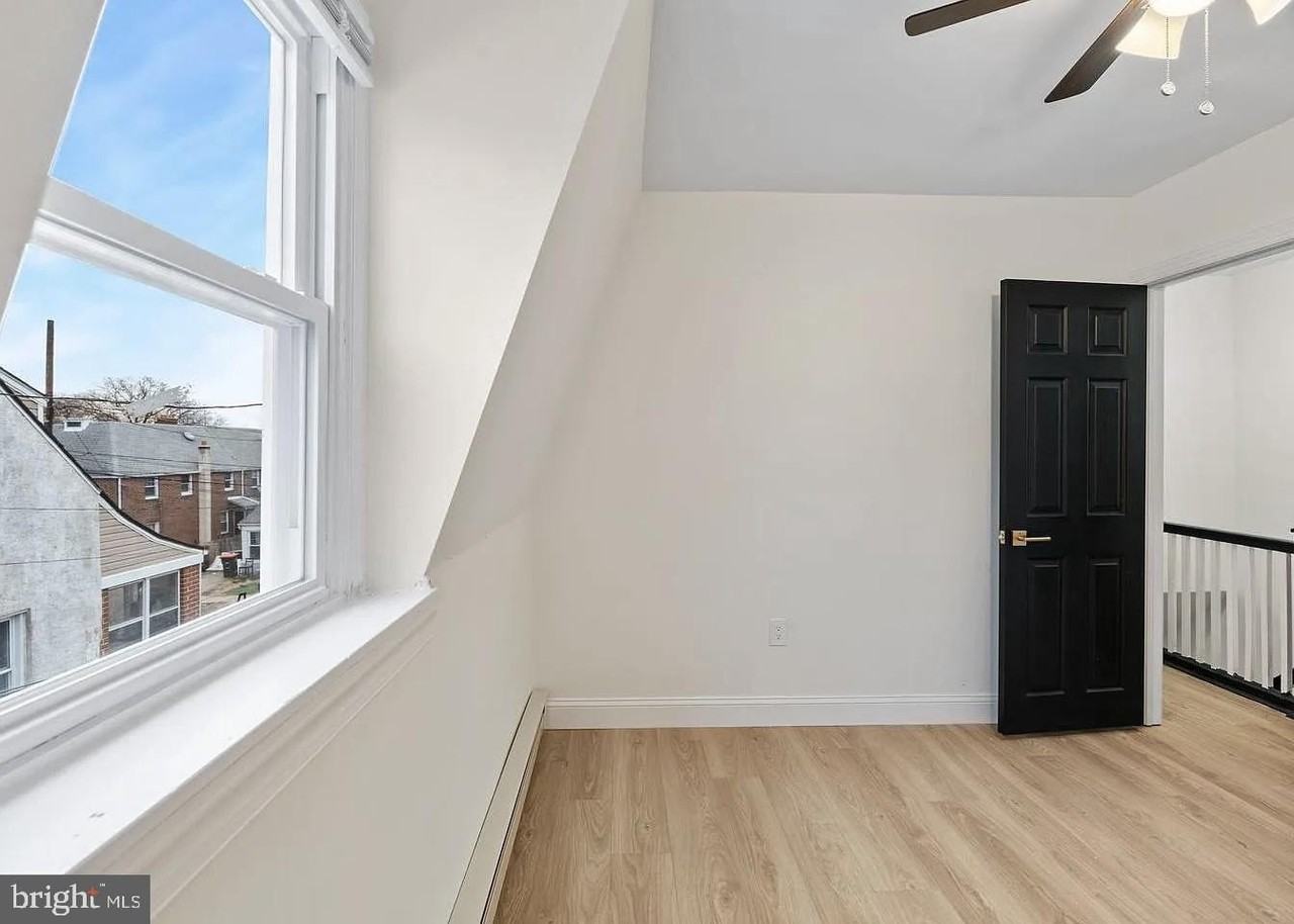 1118 Brown St - Photo 6 of 16