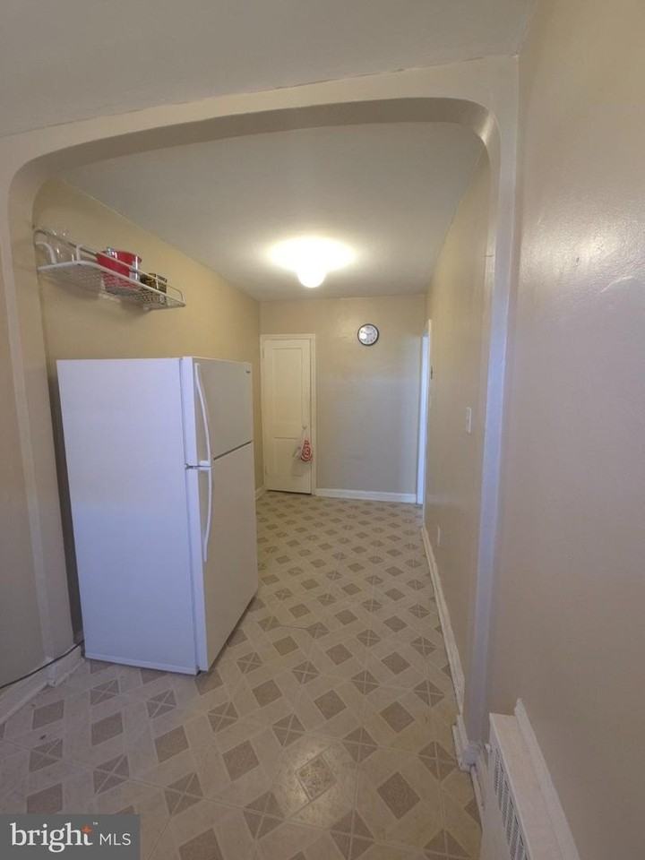 854 Windermere Ave - Photo 5 of 9
