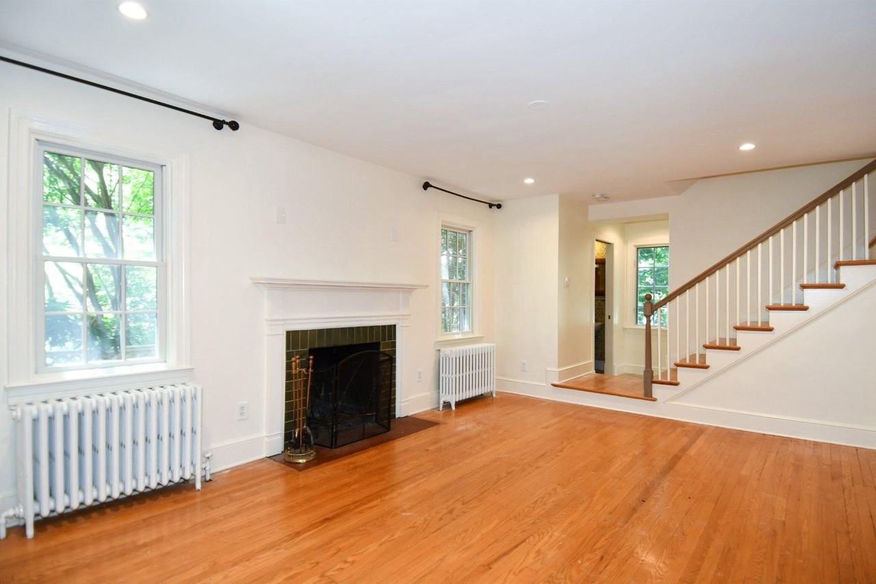 2608 Fordham Rd - Photo 4 of 46