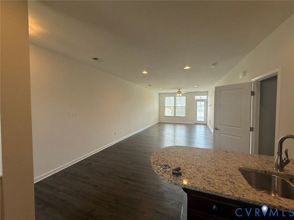 7983 Wistar Woods Ct - Photo 6 of 10