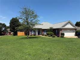featured image of 104 Inge Pl